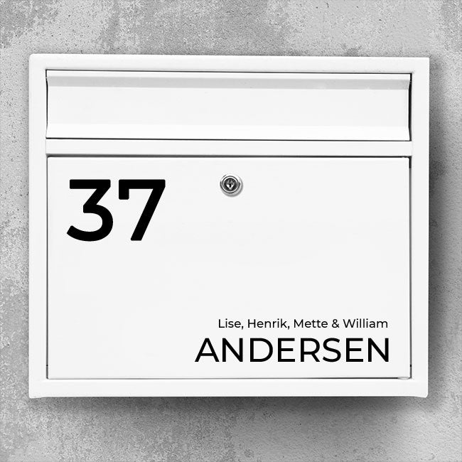 Postkassesticker – stort husnummer & efternavn (med fornavne)