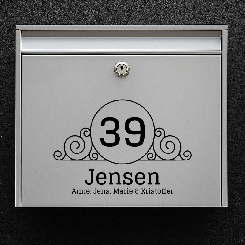 Postkassesticker – crest-ornament med husnummer, efternavn & fornavne