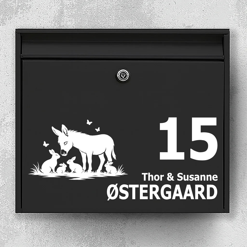 Postkassesticker med æsel og kaniner