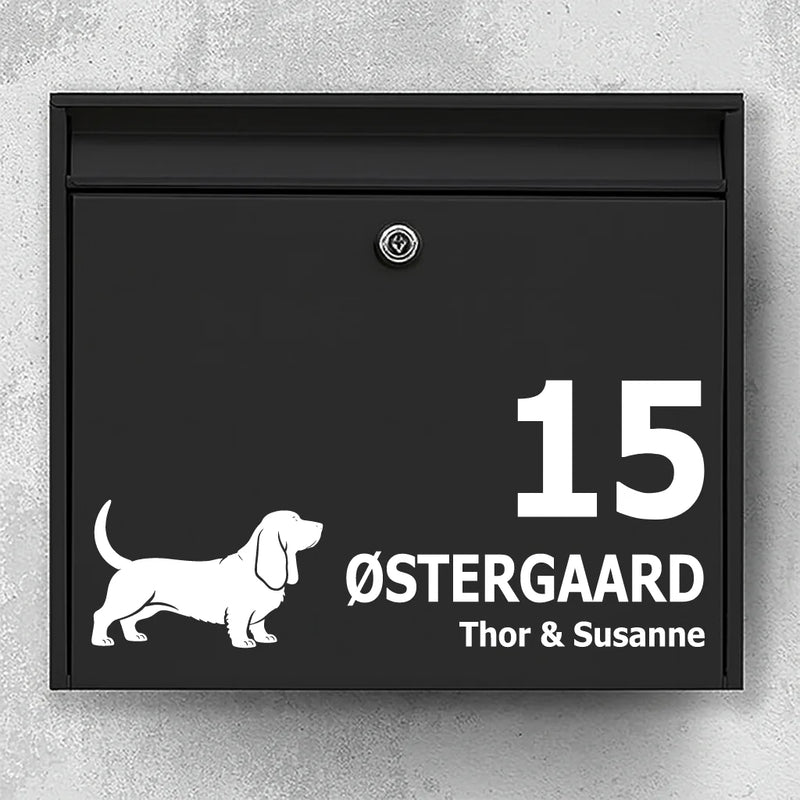 Postkassesticker med Bassethund