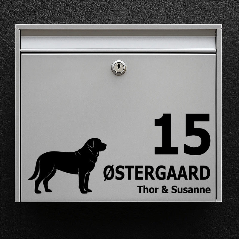 Postkasseklistremerke med broholmer