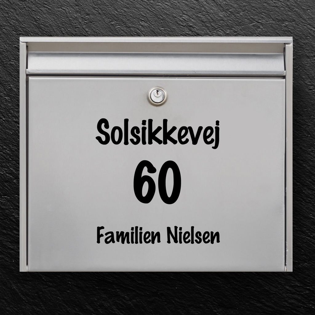 Postkassesticker – vælg skrifttype: vejnavn, stort husnummer & familienavn (centreret)
