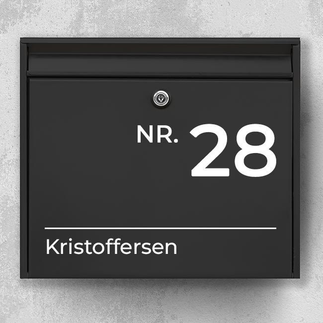 Postkassesticker – “NR.” stort husnummer & efternavn med linje