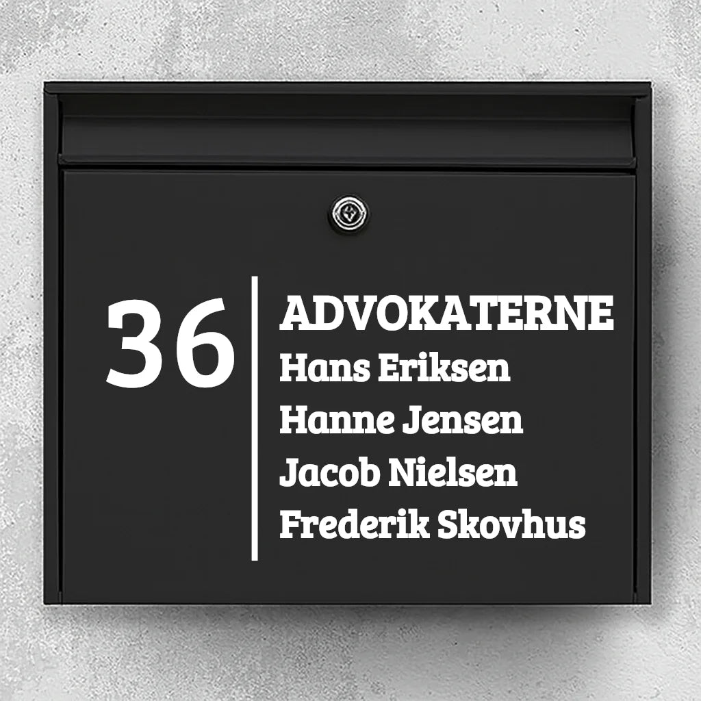 Postkassesticker – firmanavn med stort nummer & navneliste